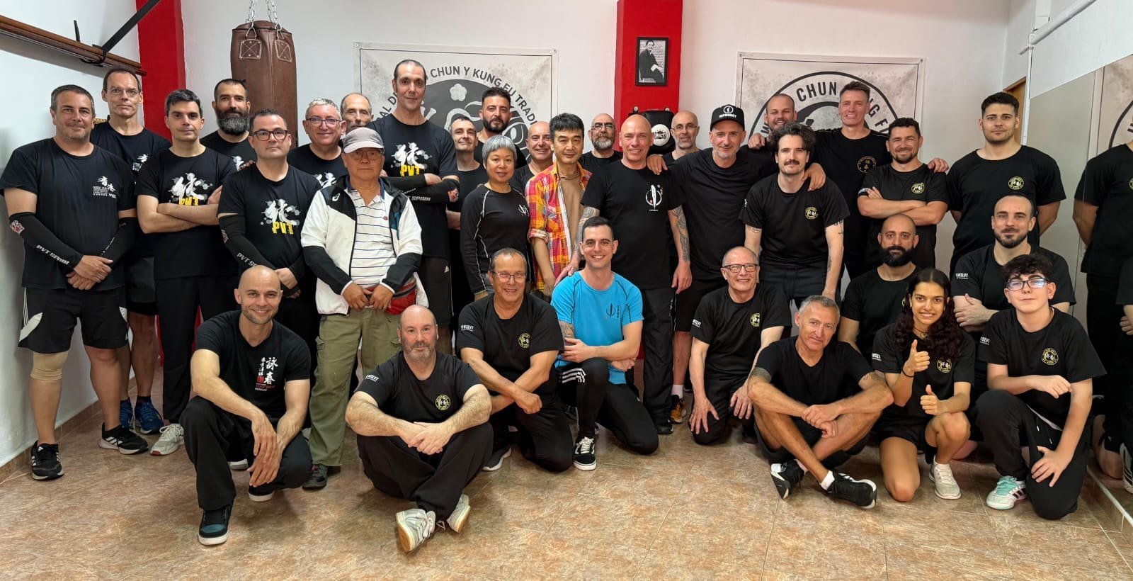 Foto de grupo de participantes del seminario de Li Hang Cheong en Almería.