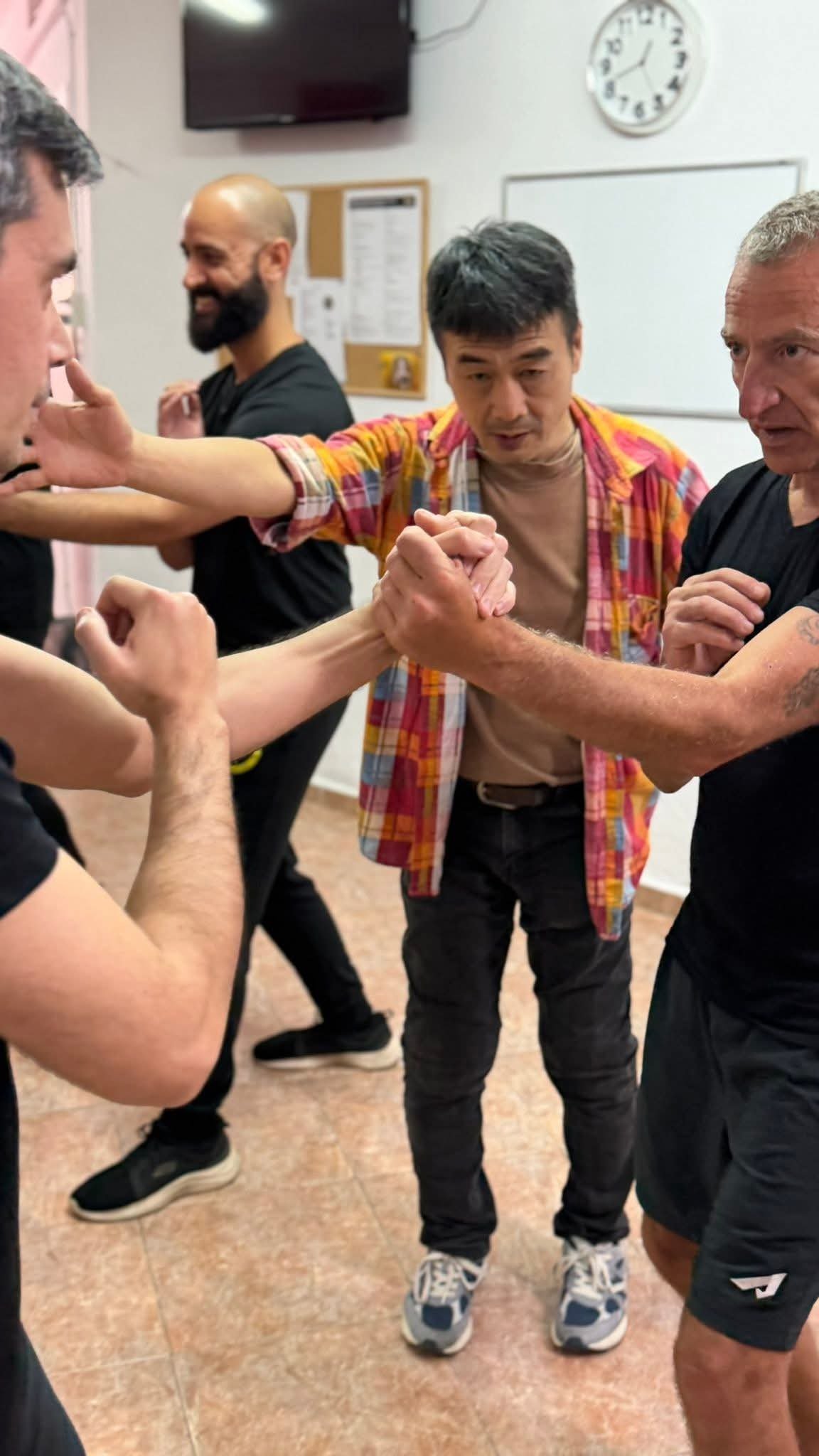 Práctica por parejas durante el seminario de Li Hang Cheong en Almería.