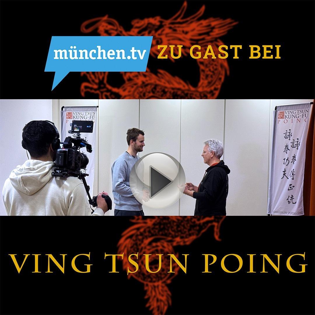 Imagen de la grabación de München TV en Poing, con cámara, entrevistador e instructor, sobre su composición promocional original.